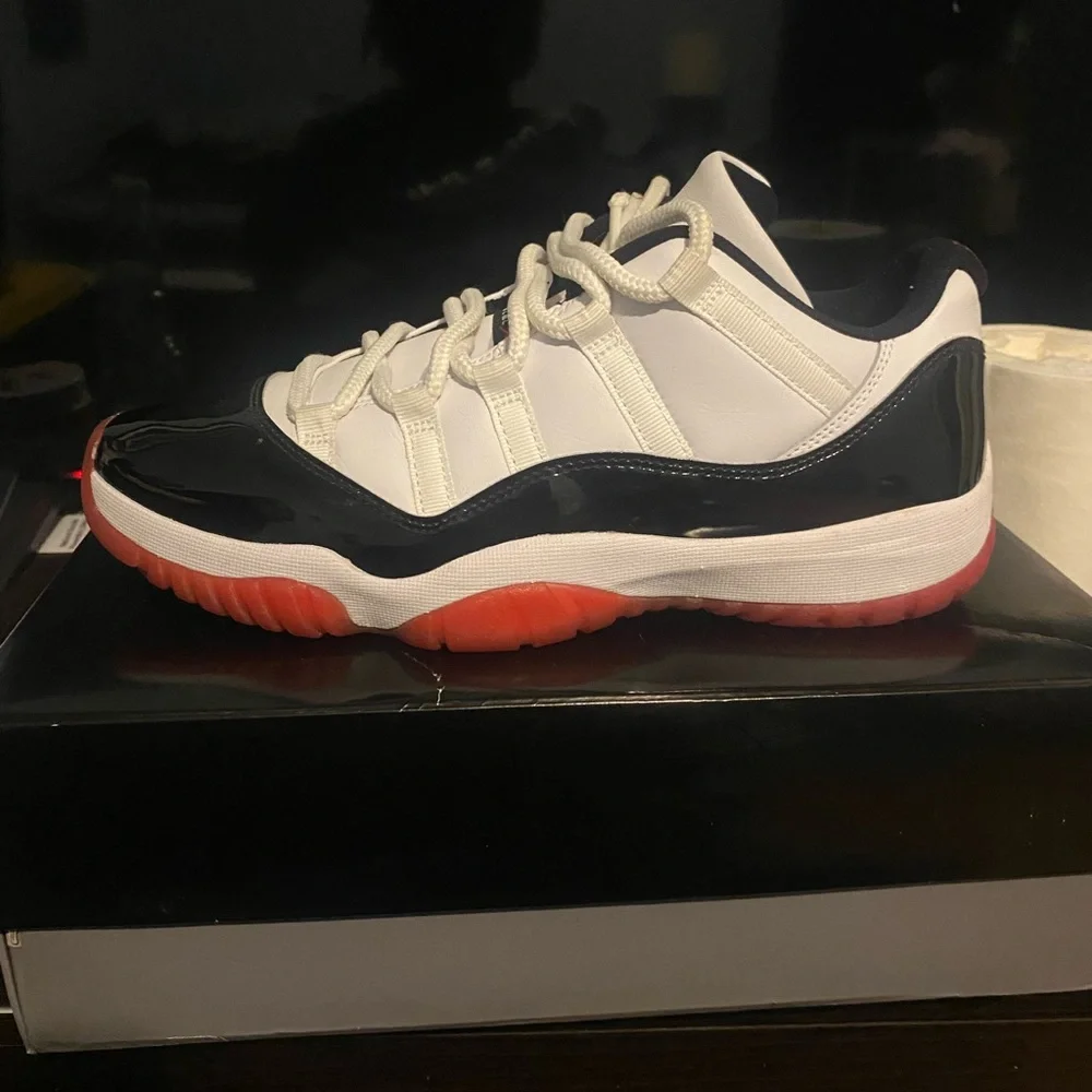 Jordan 11 retro low concord bred - Picture 4 of 6